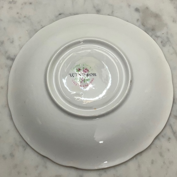 WINDSOR ROSE CUP & SAUCER SET VINTAGE MADE IN ENGLAND BONE CHINA - Picture 15 of 16